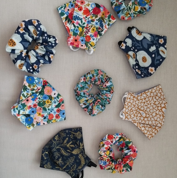 *3/$21* Scrunchie in Rifle Paper Co floral garden party - Picture 5 of 6
